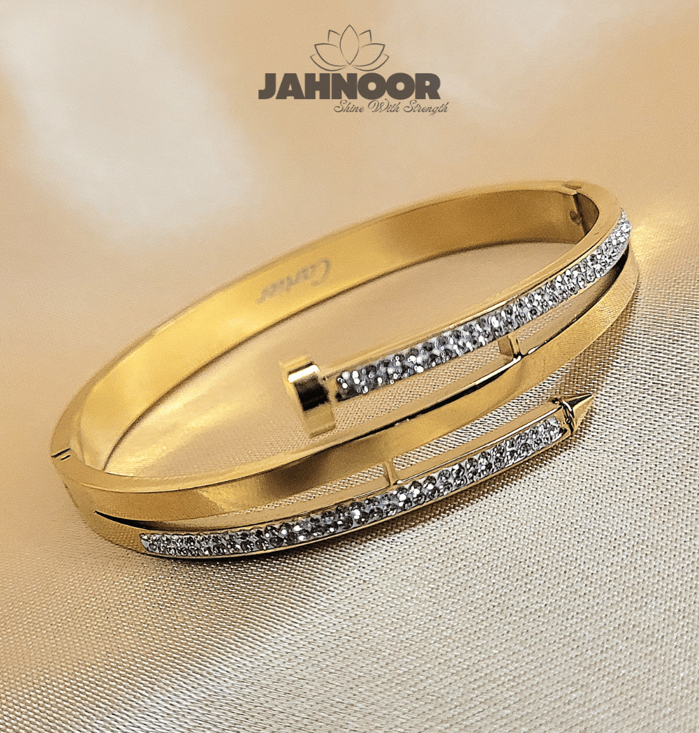 Luxury Gold Nail-Style Crystal Bracelet for Women