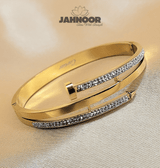 Luxury Gold Nail-Style Crystal Bracelet for Women