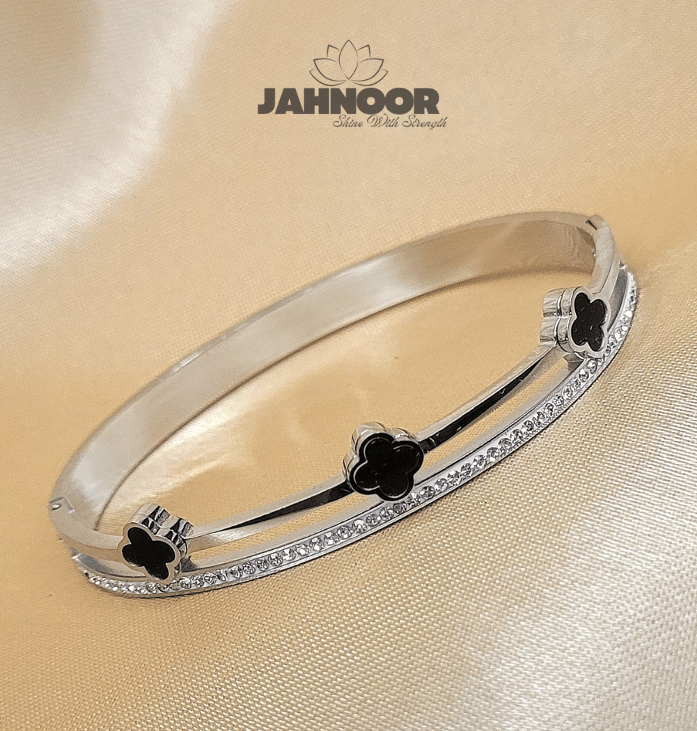 Clover Crystal Silver Bangle