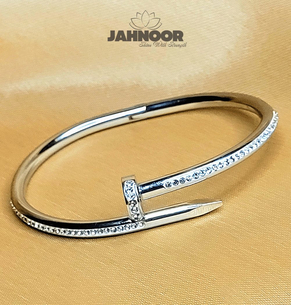 Elegant Silver Zircon Nail Bracelet