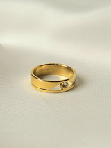 Elegant Gold Solitaire Ring